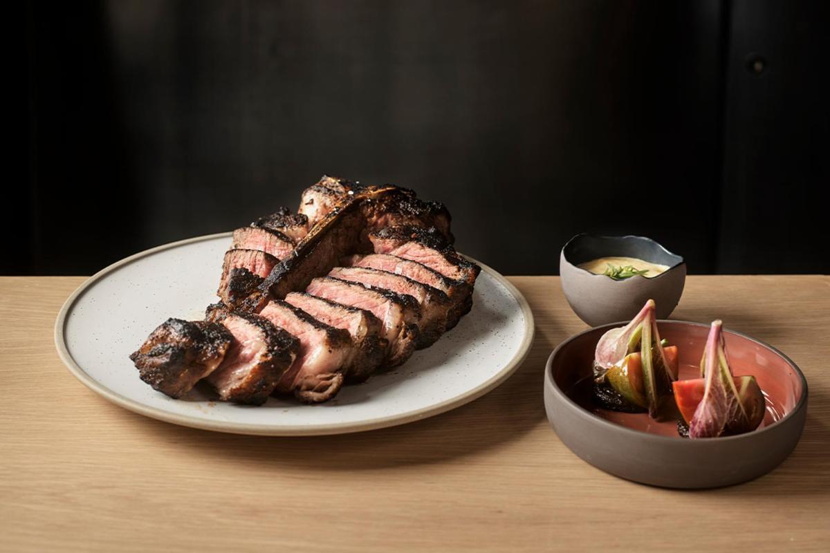 Crown Towers Sydney Hotel Exterior foto A grilled steak